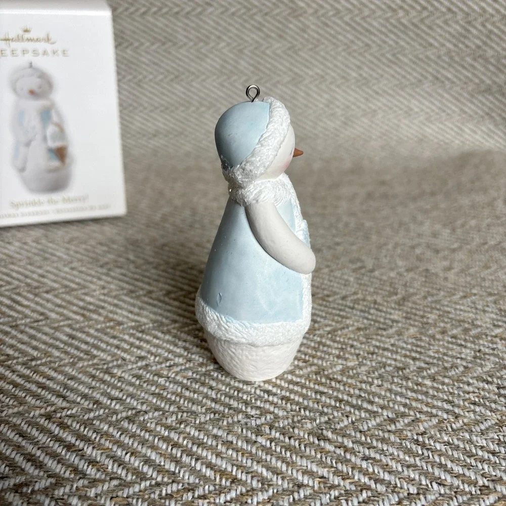 Hallmark keepsake Snowman Ornament: 2010 Sprinkle the Merry!, QXG7326